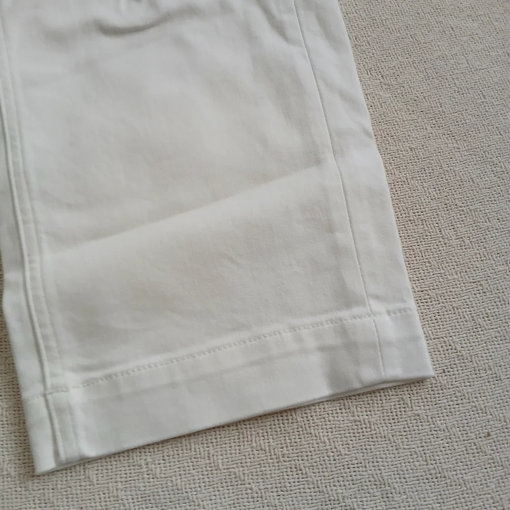 everlane ♡ straight leg crop white jeans 12 resort minimal quiet luxury coastal
